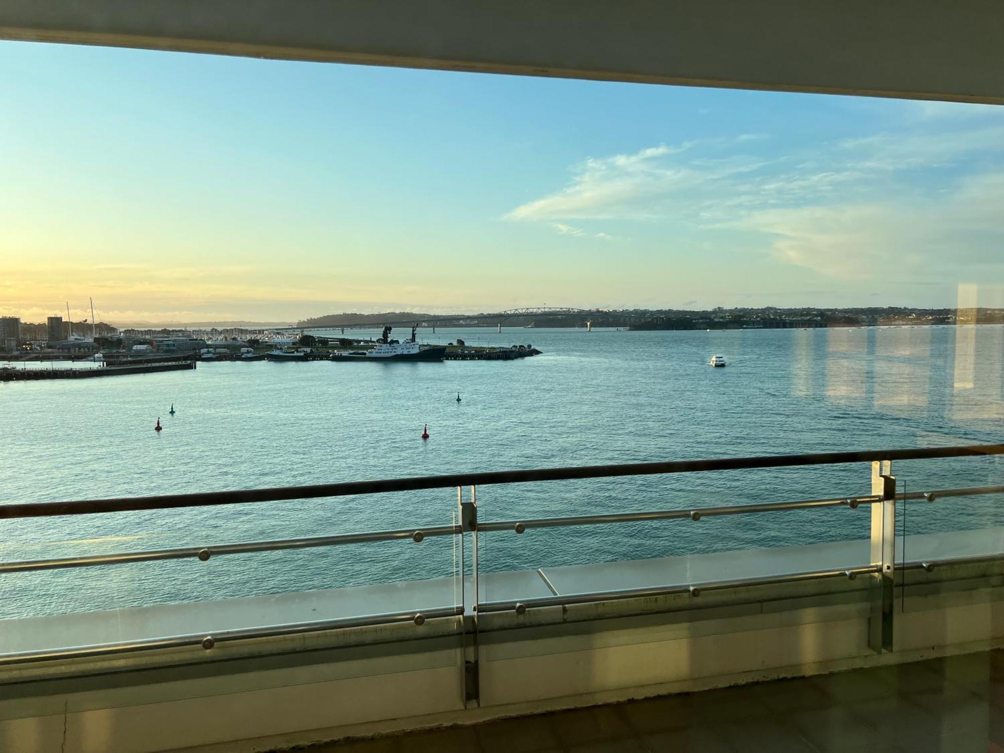 Waterfront Seaview Hotel Apartment - Same Building Block As Auckland Hilton Экстерьер фото