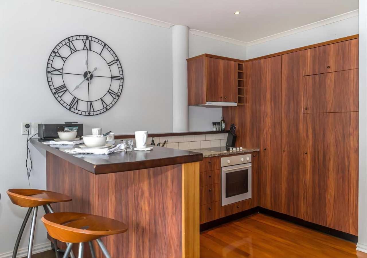 Waterfront Seaview Hotel Apartment - Same Building Block As Auckland Hilton Экстерьер фото